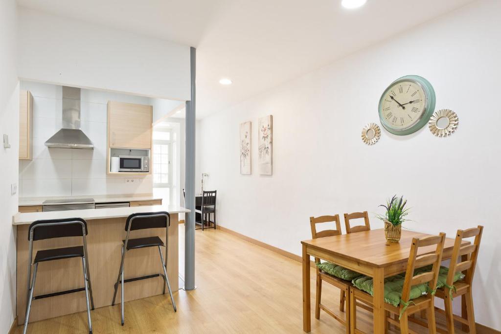 Kuchyňa alebo kuchynka v ubytovaní Stay U-nique Apartments Urgell
