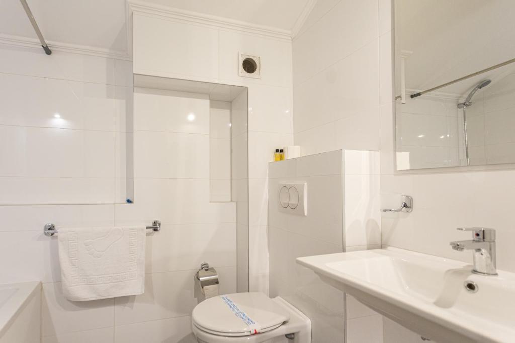 Koupelna v ubytování Heritage Hotel Petrakija
