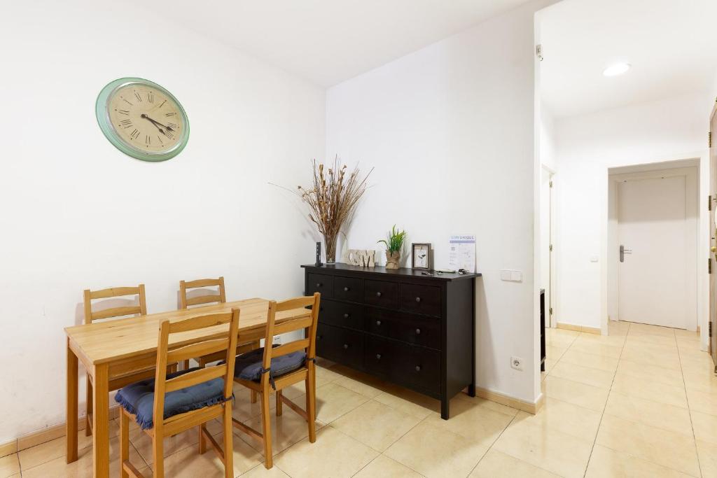 Kuchyňa alebo kuchynka v ubytovaní Stay U-nique Apartments Urgell