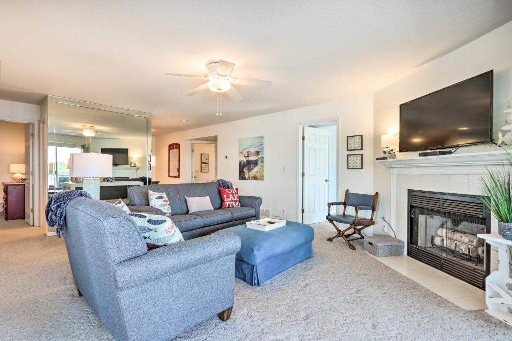 Regatta Bay Condo Water Views and Pool Access!, Four Seasons (updated