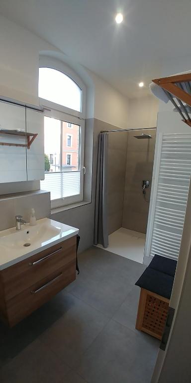 Koupelna v ubytování attraktives 2-Zimmer-Apartment im Stadtzentrum