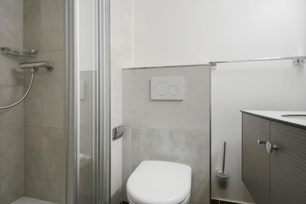 Un baño de Neuchâtel City Hôtel