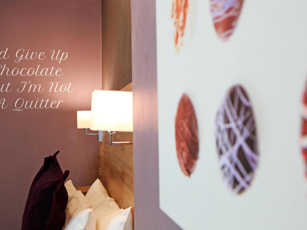 The Chocolate Box Guest House - Resim 23