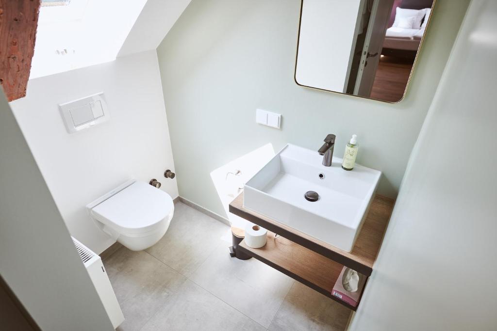 Koupelna v ubytování Gutshotel Baron Knyphausen