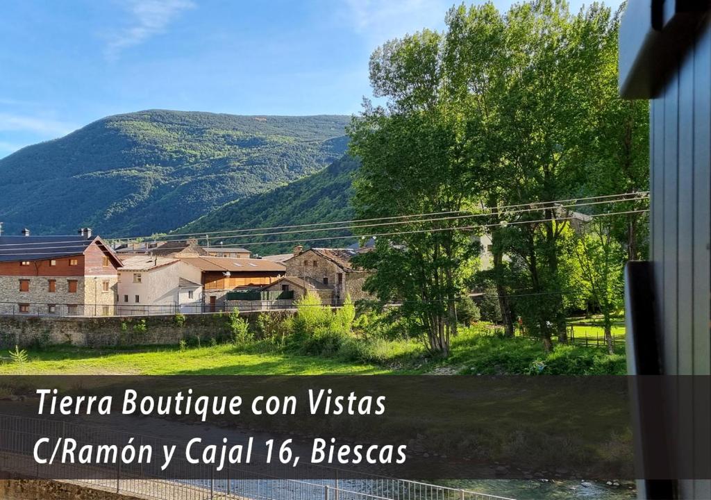 Tierra Boutique y Tierra Suites Apartamentos, Biescas ...