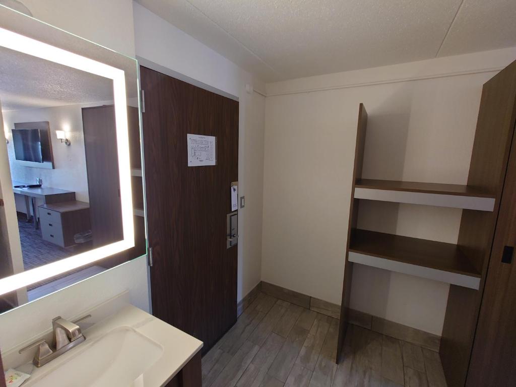Reagan Resorts Inn photo