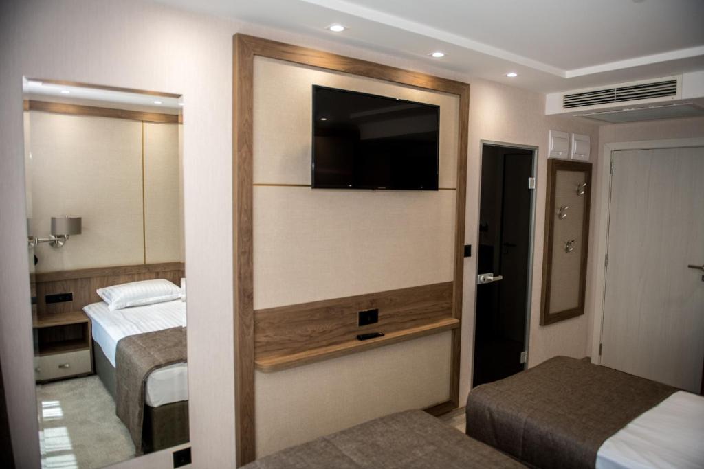 Arletti Hotel - Apartamento Con Vista Al Jardín