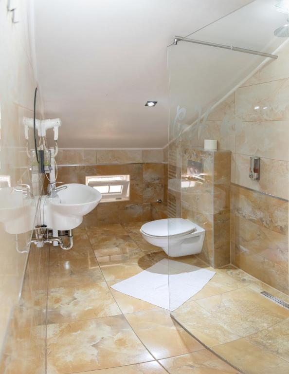 Vannituba majutusasutuses Guest House Ćiro