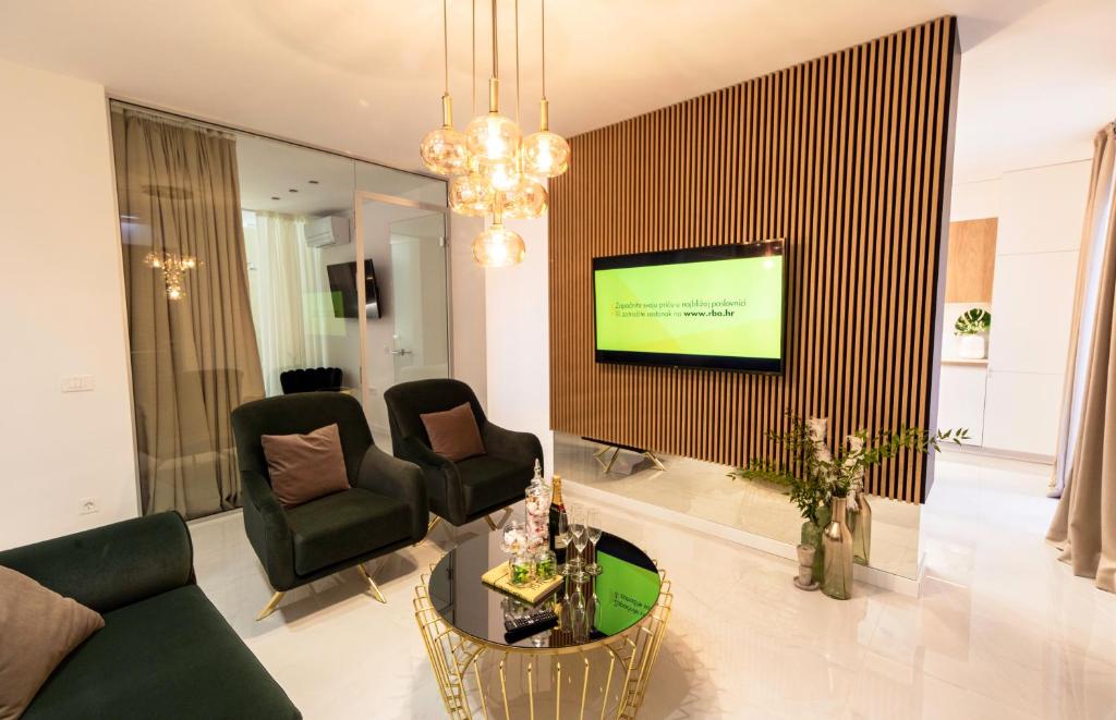 Villa Nina - Apartments with pool near the sea - 3