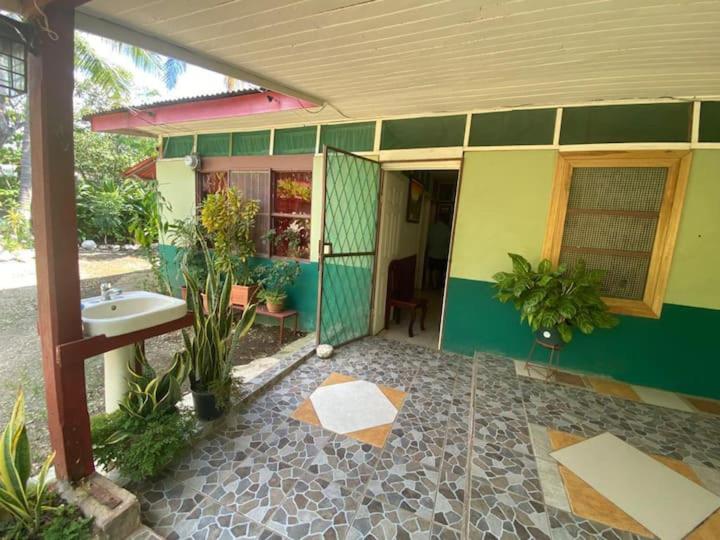 可可的住宿－Coco verde，房屋 - 带盥洗盆的浴室