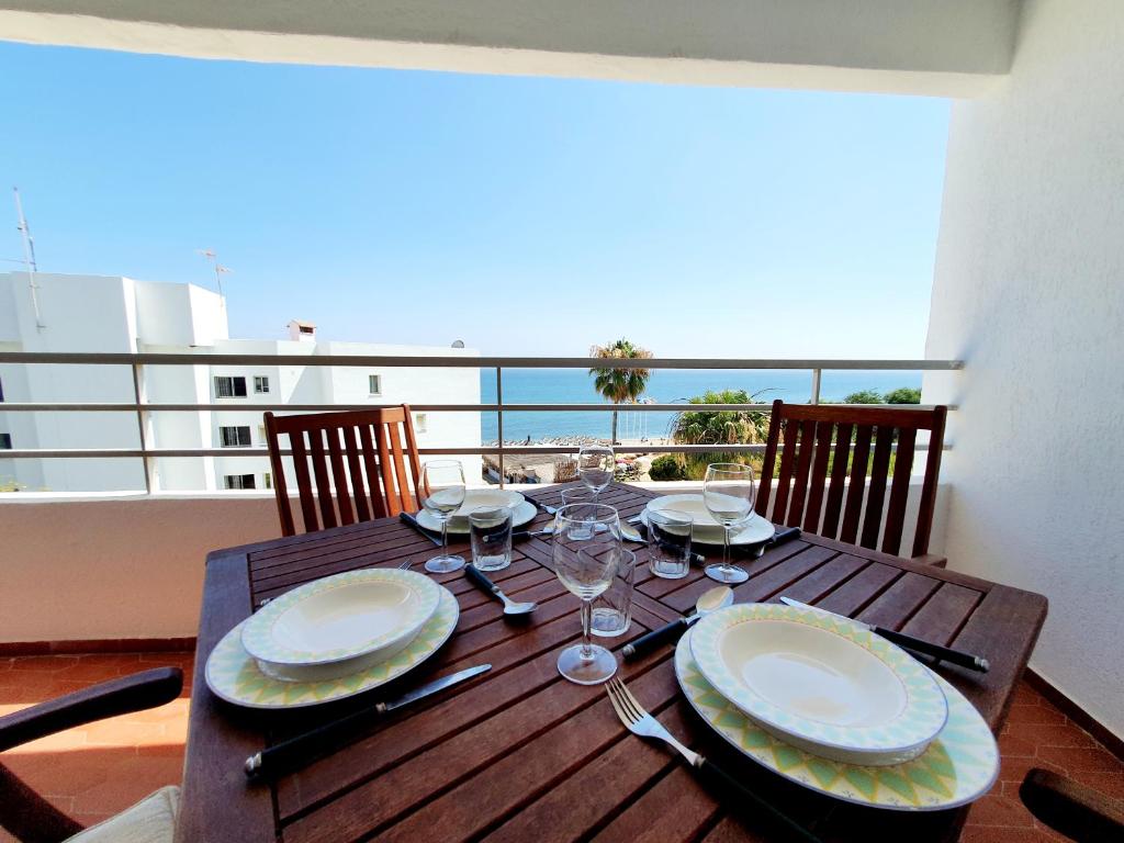 A balcony or terrace at Marbellamar Seaviews