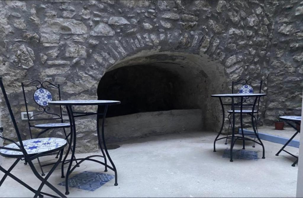 Patio1861 - A Sicilian deluxe apartment - Housity