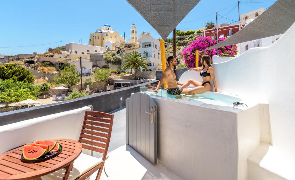 En balkong eller terrasse på Anila Suites