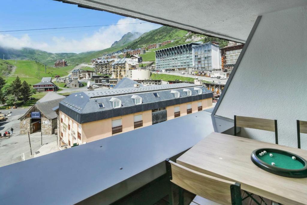 Superb flat with balcony and mountain view in La Mongie - Welkeys main image.