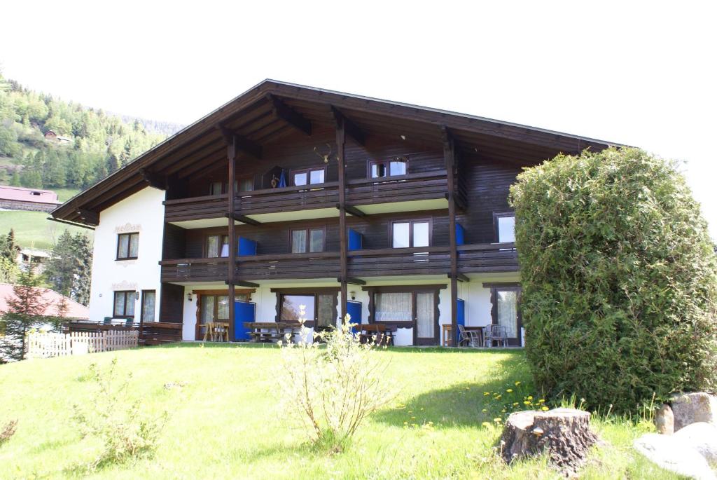 Budova, v ktorej sa apartmán nachádza