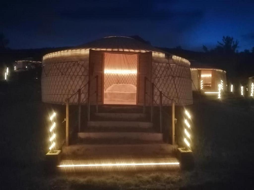 Budova, kde se the luxury tent nachází