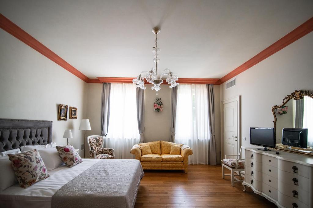 Villa San Pietro - Deluxe King Room
