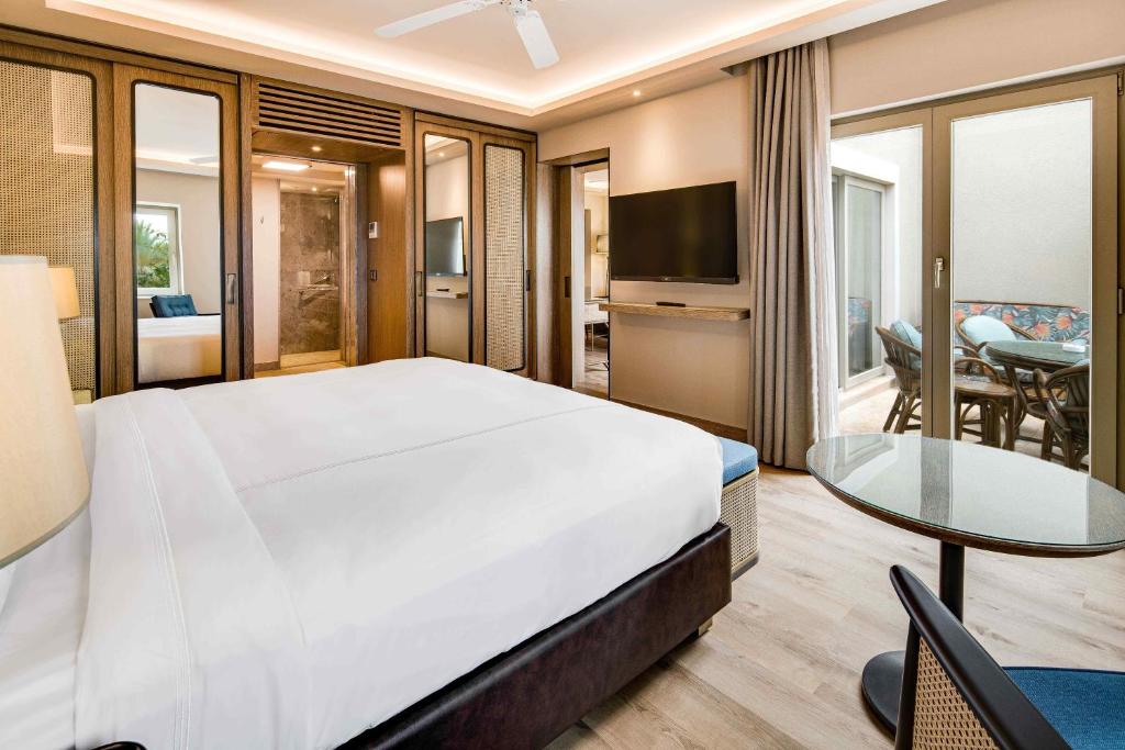 Postel nebo postele na pokoji v ubytování Divan Bodrum Palmira