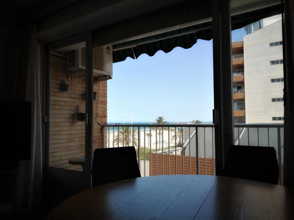 Fotografie z fotogalerie ubytování Apartamento Beatrix, primera línea, con aparcamiento v destinaci Gandía