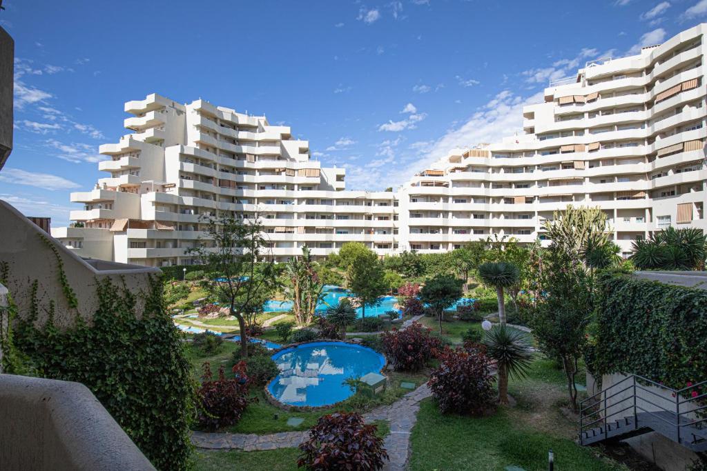 077 - Comfortable Studio in Large Holiday Complex With Water ...