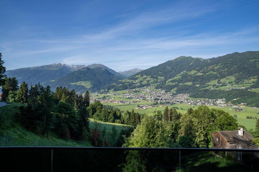 Seven Reasons / Panorama View - 11