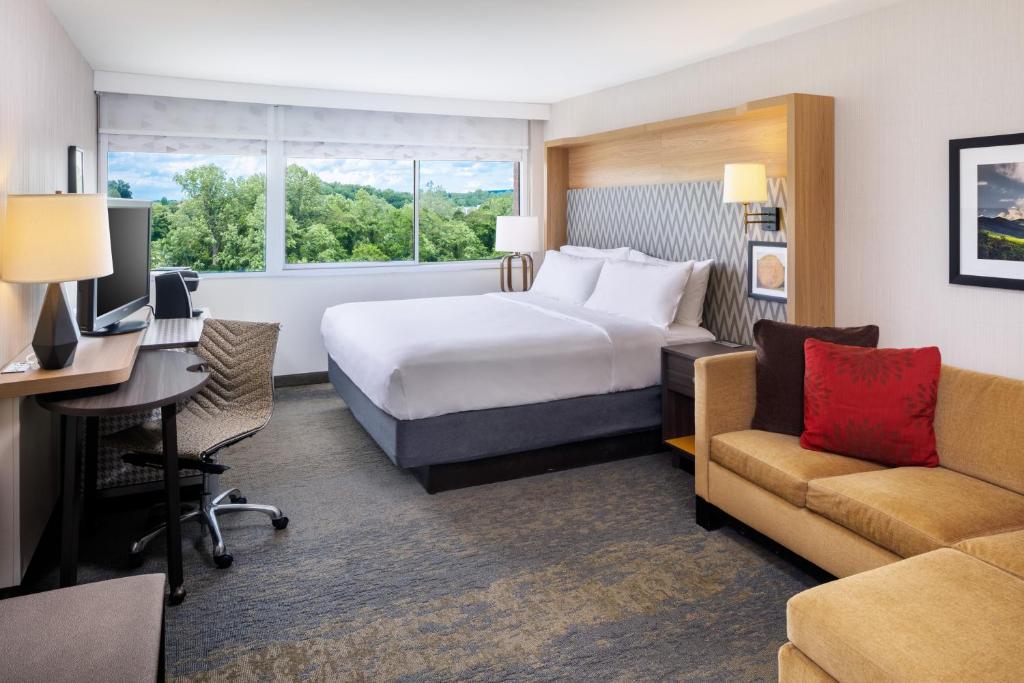 Holiday Inn Charlottesville-Monticello by IHG photo
