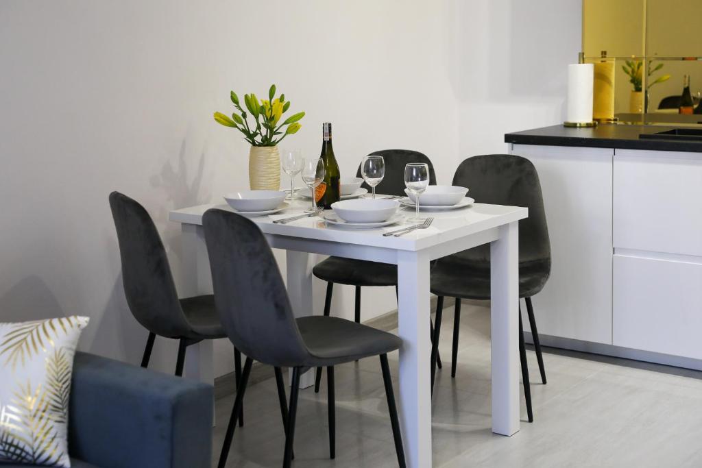 Cracow by Night Apartments - 18