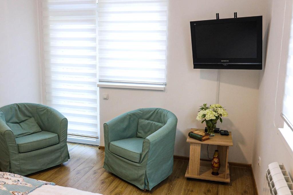 TV a/nebo společenská místnost v ubytování Modesty Zlatar
