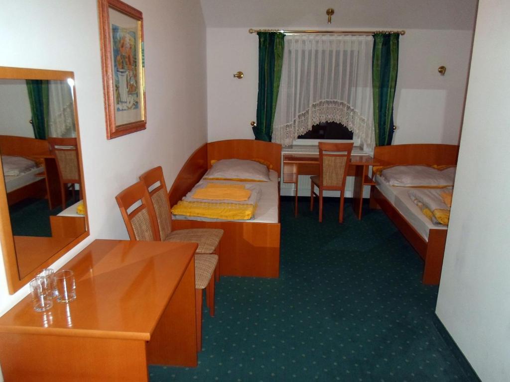 Hotel Korona - Dreibettzimmer