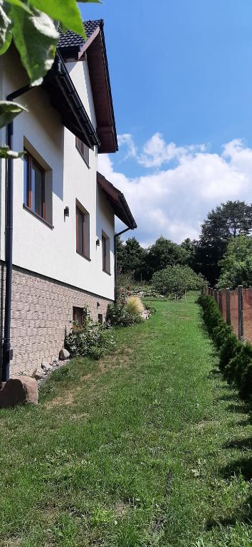 Vonkajšia záhrada v ubytovaní Pod Gruszą