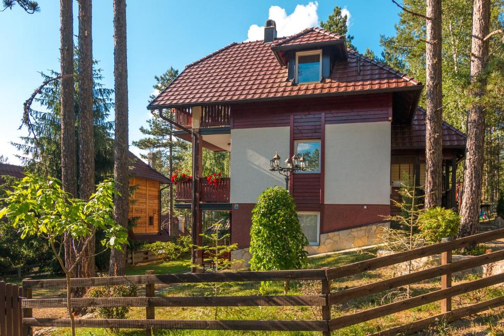 Jardí fora de Zavičaj Apartmani3
