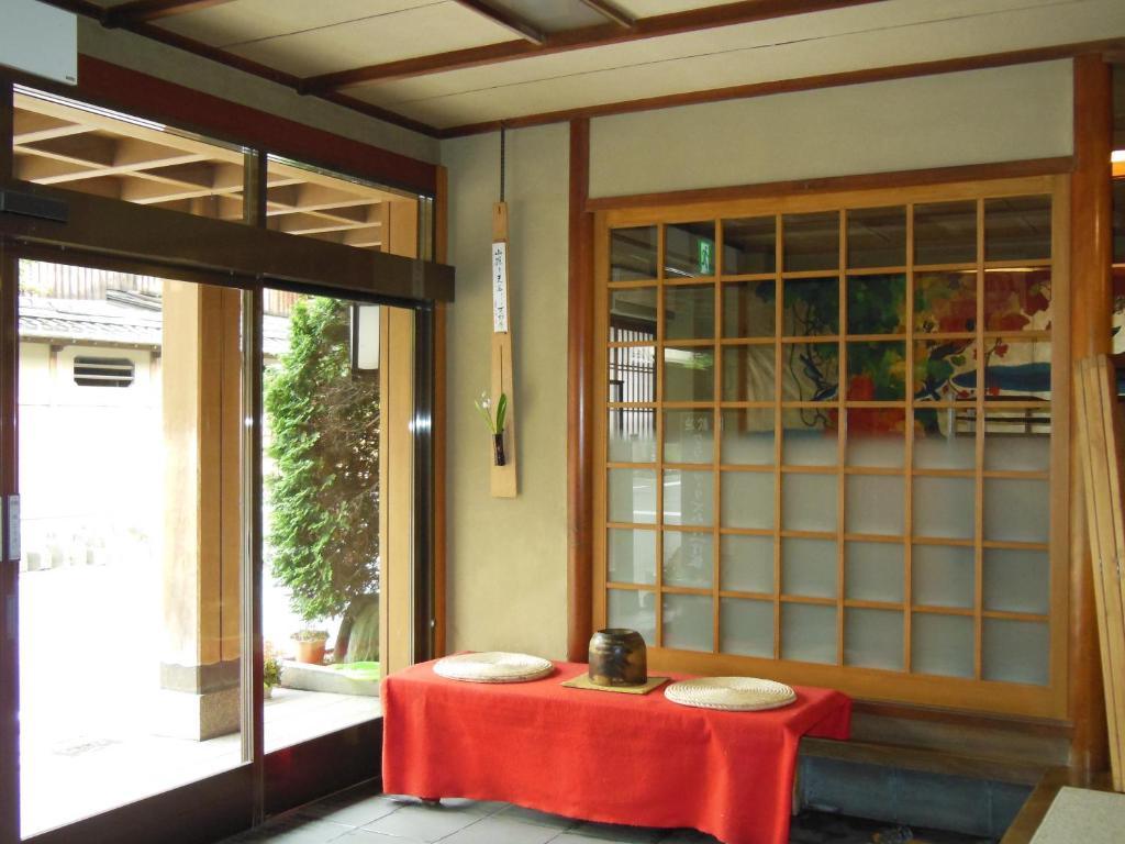 Posezení v ubytování Tsutaya Ryokan