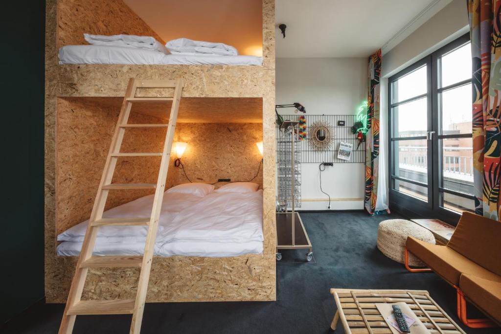 Postel nebo postele na pokoji v ubytování Superbude Hamburg Altona