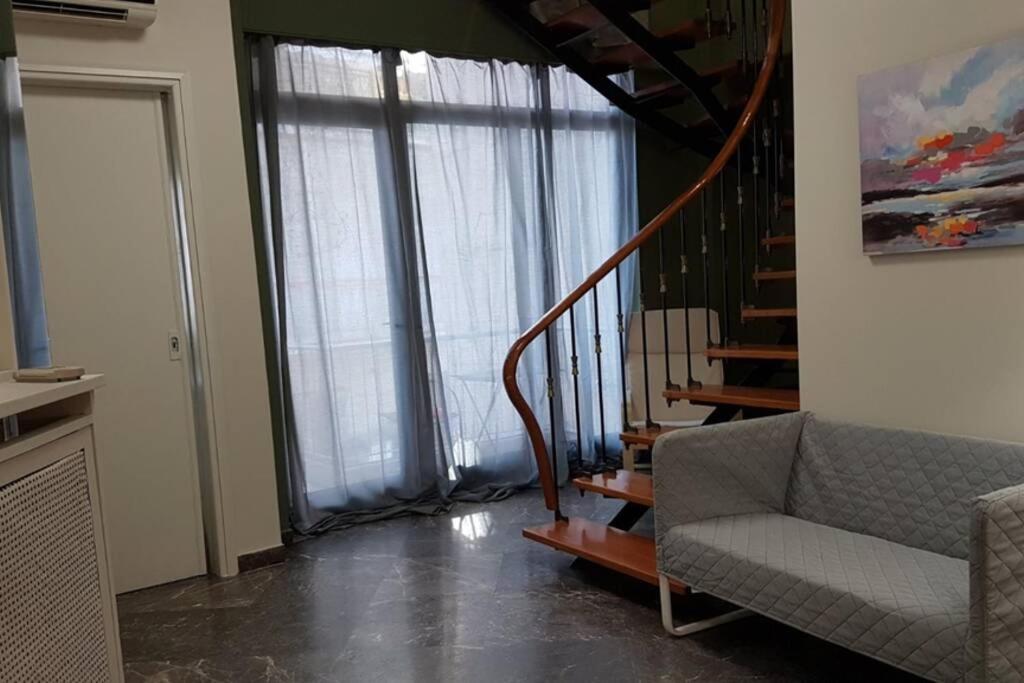 Część wypoczynkowa w obiekcie Double Apartment - Athens Center, 7 BD, 3 BATH