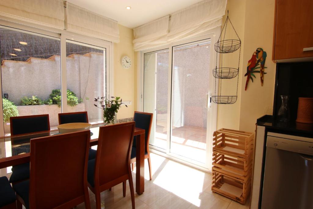 A kitchen or kitchenette at Stay U-nique Villa Portimar