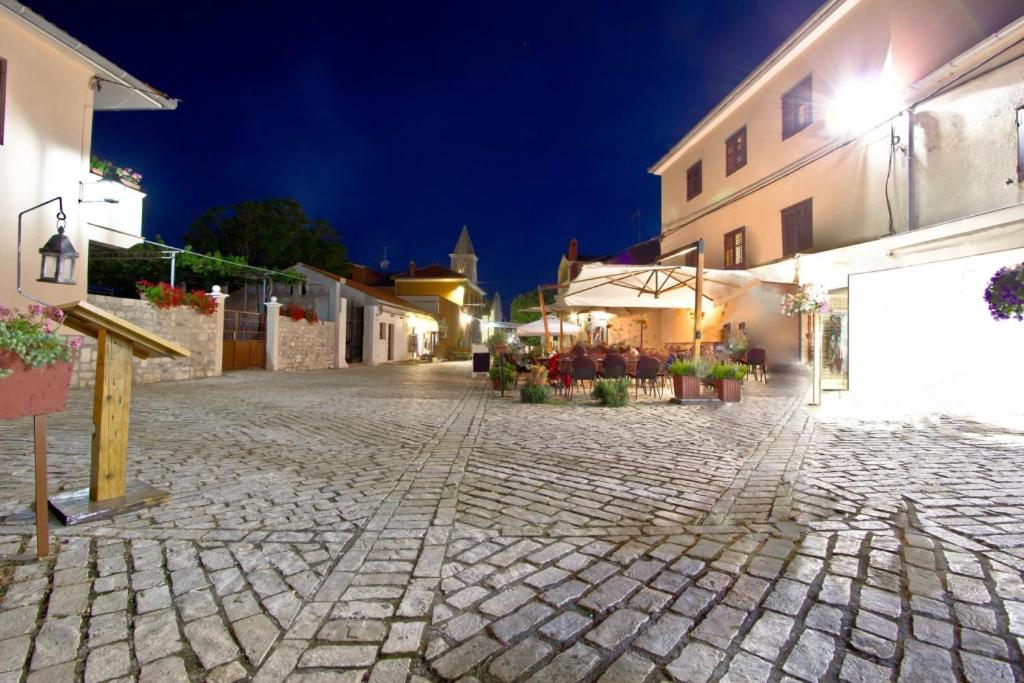 Fotografia z galérie ubytovania Apartment in Nin with loggia, air conditioning, Wi-Fi (4869-5) v Nin