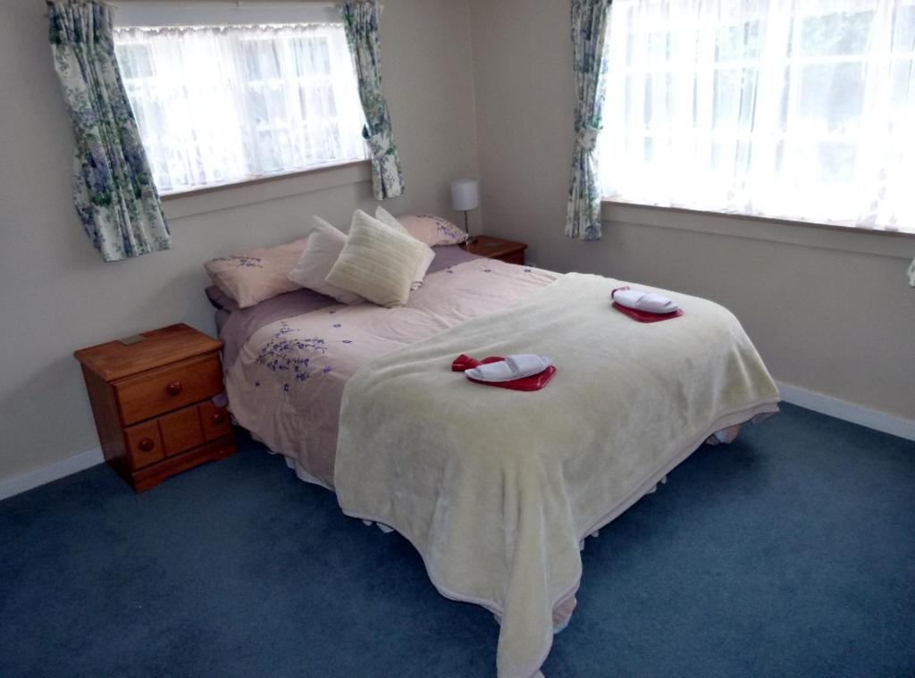 Wacky Stays - unique farm-stay glamping rentals, FREE animal feeding tours - Resim 42