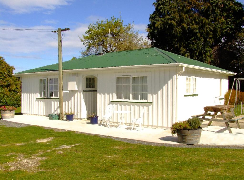 Wacky Stays - unique farm-stay glamping rentals, FREE animal feeding tours - Resim 15