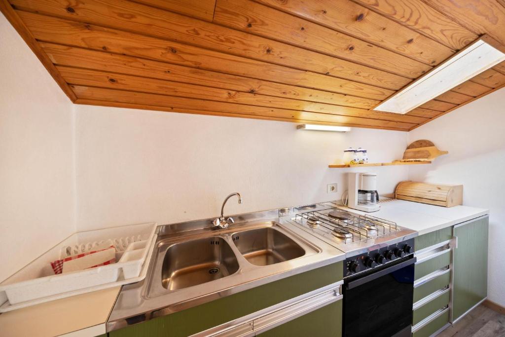 Kuchyňa alebo kuchynka v ubytovaní Grödnerhof Almöhi