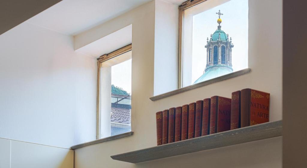 Zdjęcie z galerii obiektu JOIVY Suite Heart of Como 2 w Como