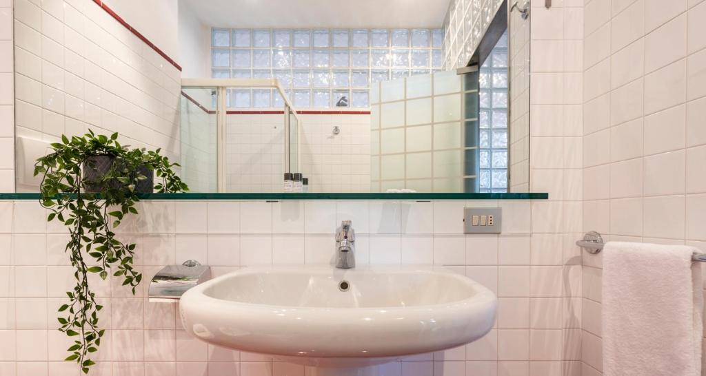 Zdjęcie z galerii obiektu JOIVY Suite Heart of Como 2 w Como