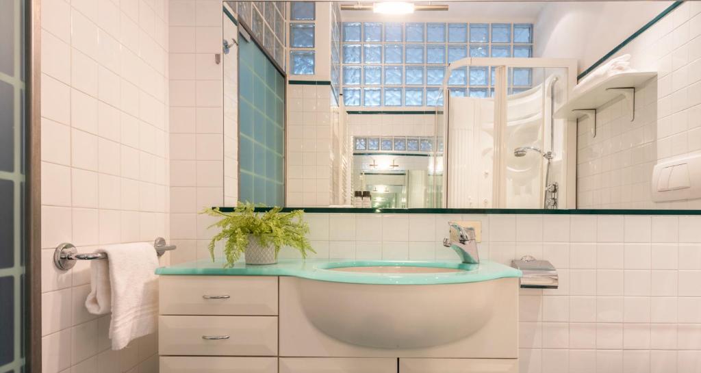 Zdjęcie z galerii obiektu JOIVY Suite Heart of Como 2 w Como