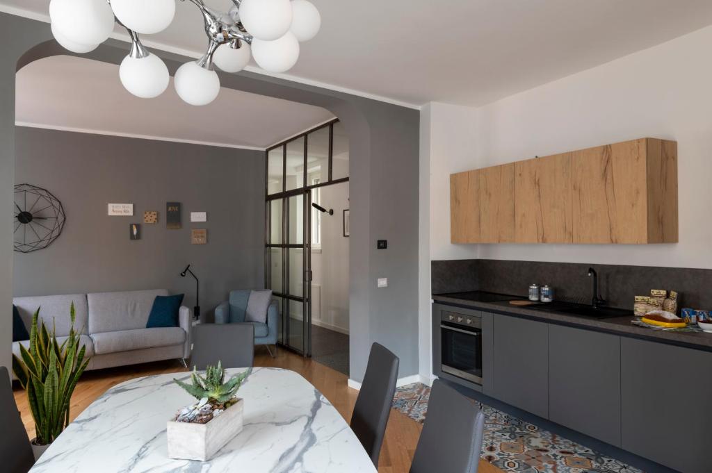 A kitchen or kitchenette at Mastu Gilardo