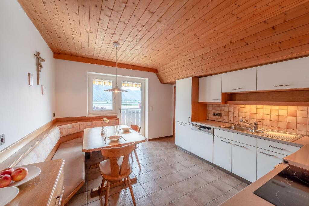 Kuchyň nebo kuchyňský kout v ubytování Haus Stolz