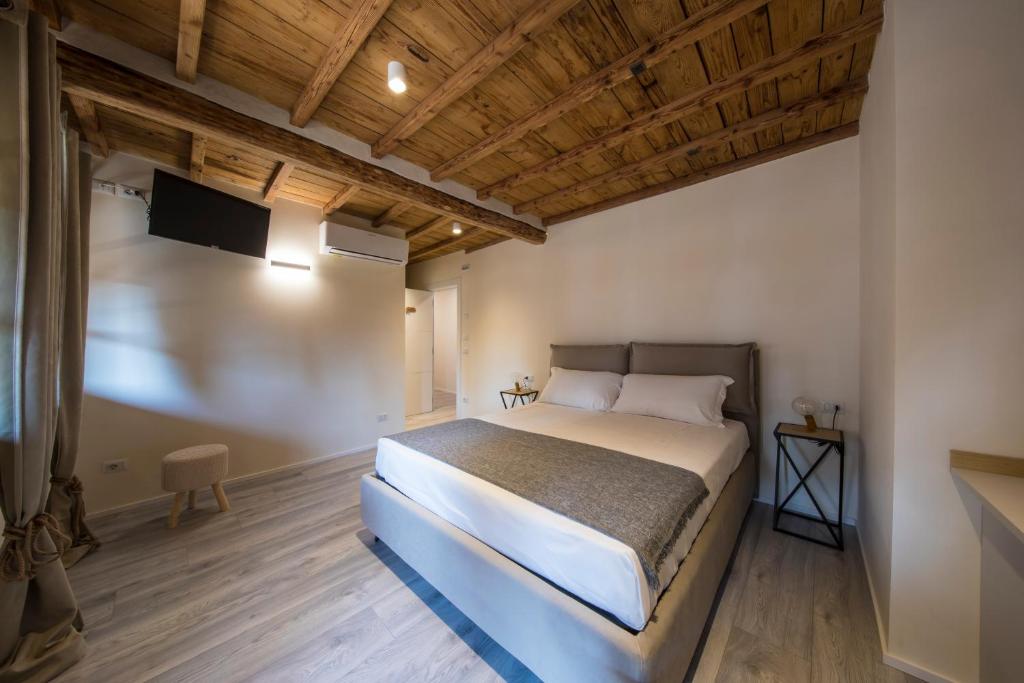 Corte Garibaldi - Double Room With Balcony