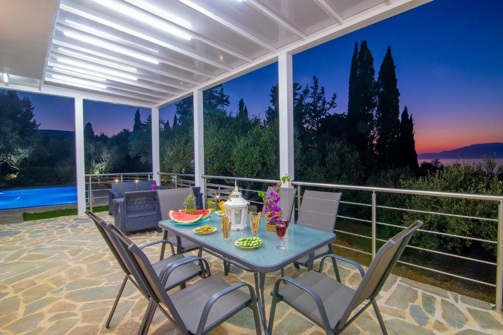 Fotografia z galérie ubytovania Ammoudi Harmony Villa v destinácii Amoudi