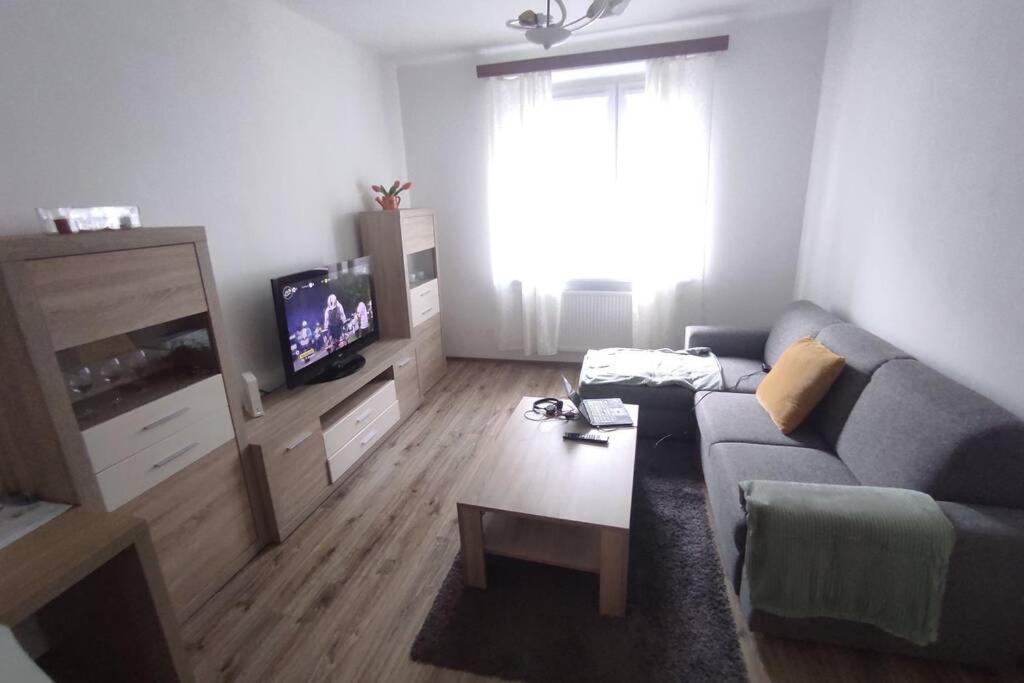 Posedenie v ubytovaní Silent flat with SAUNA in the centre of Bratislava, 7min walking distance to downtown