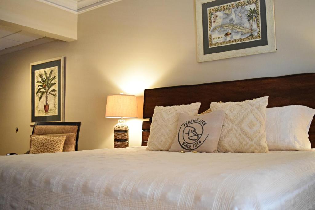 JH Adams Inn, Trademark Collection by Wyndham - Superior King Room - Non-Smoking
