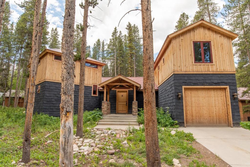 Hoone, kus puhkemaja asub