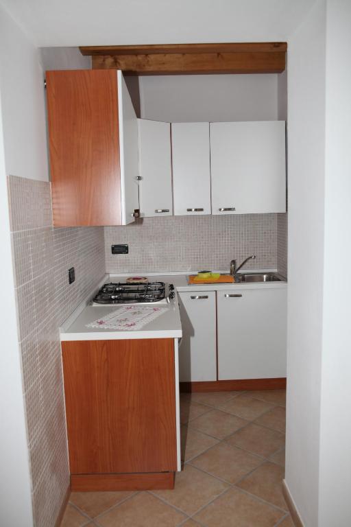 Kuchyň nebo kuchyňský kout v ubytování Albergo diffuso Valcellina e Val Vajont in Cimolais